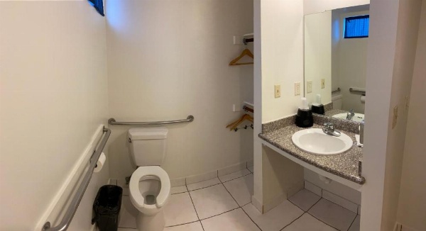 Vantage Point Inn - Woodland Hills image 29